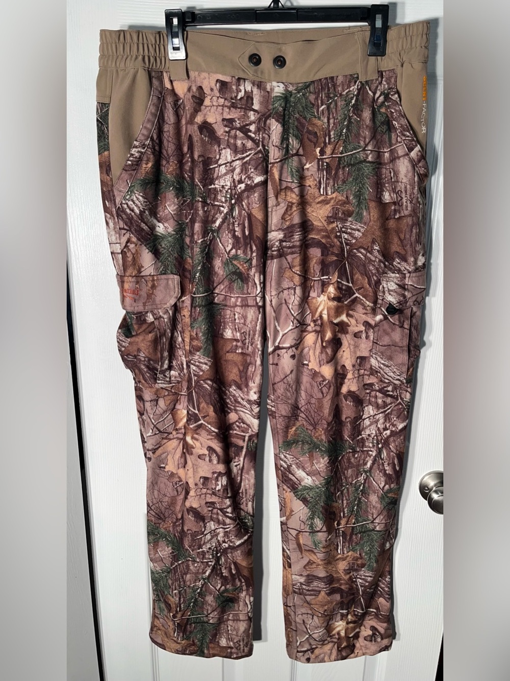 Men’s Large Rustic Ridge Scent Factor Insulated Camouflage Hunting Cargo Pants